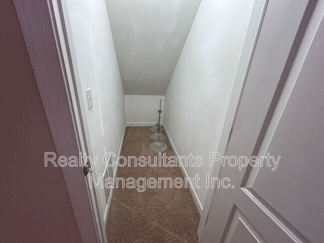 Building Photo - 4540 Pebble Lake Dr