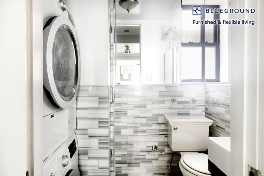 Building Photo - 246 Mott St