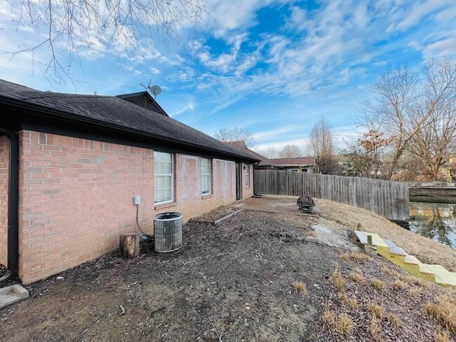 Building Photo - 2256 Lake Springs Ln