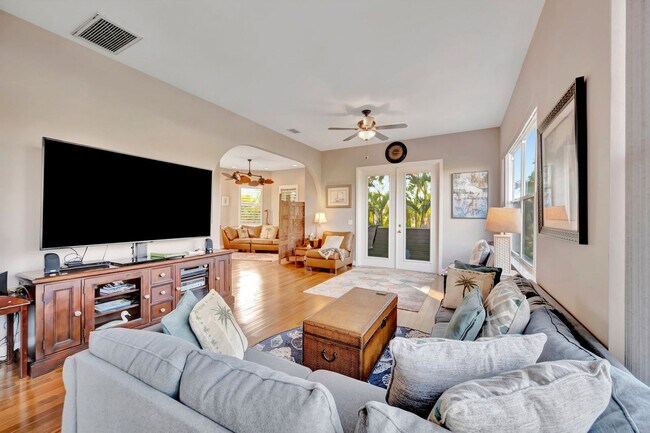 Building Photo - 28 Michiana Dr