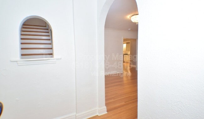 Building Photo - 255 E 27th Pl