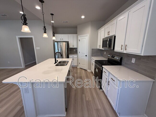 Building Photo - 4689 Sago Palm Cir