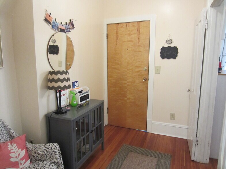 Building Photo - 728 Ohio St