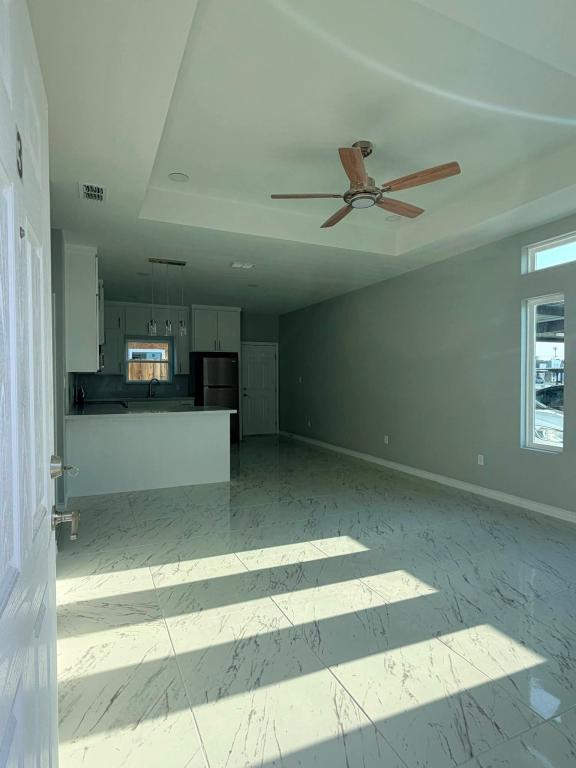 Building Photo - 3806 Rosewood Ln