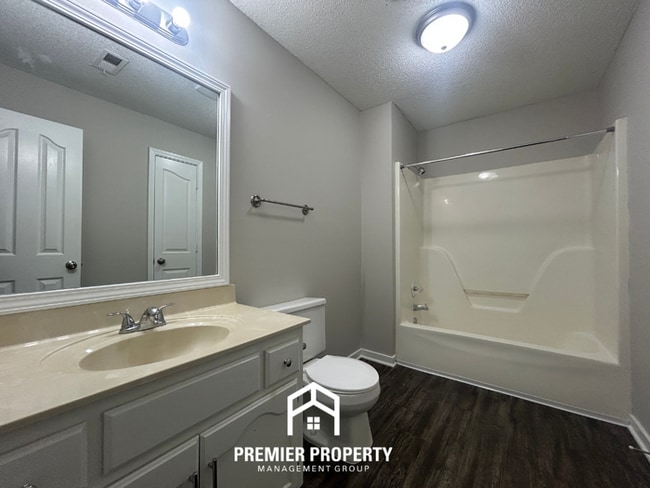 Building Photo - 7130 Redfern Dr