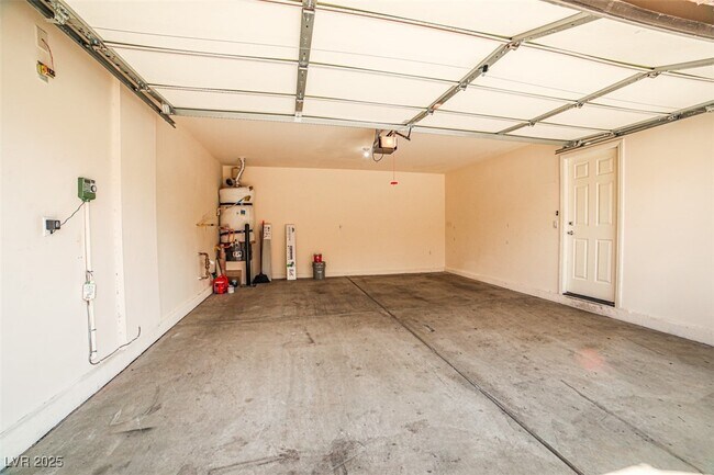 Building Photo - 6688 Metronome Ct