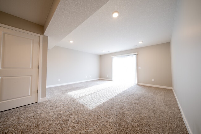 Building Photo - 5109 Mustang Dr