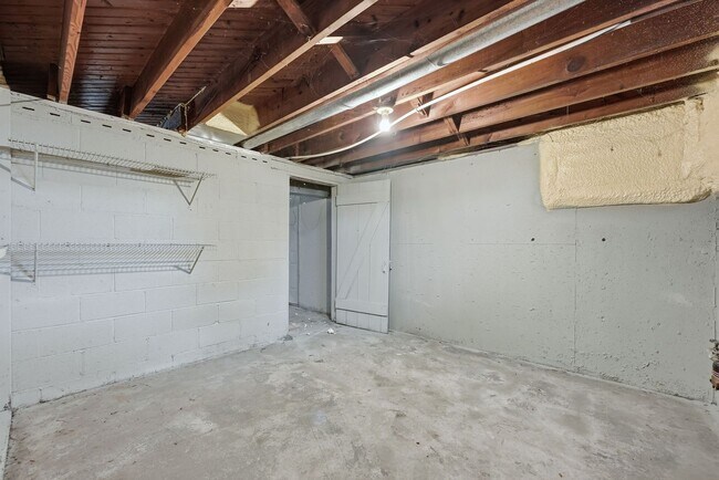 Building Photo - Freshly Updated 3BR Home with Garage & Carport