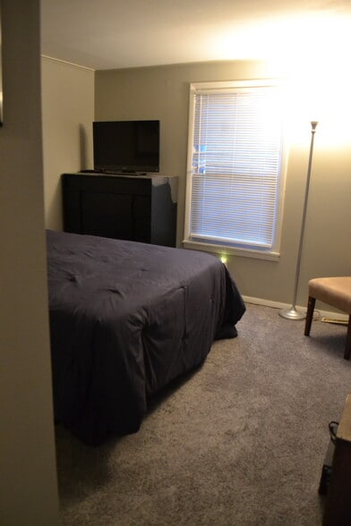 Building Photo - 8914 Trotter Lane # A