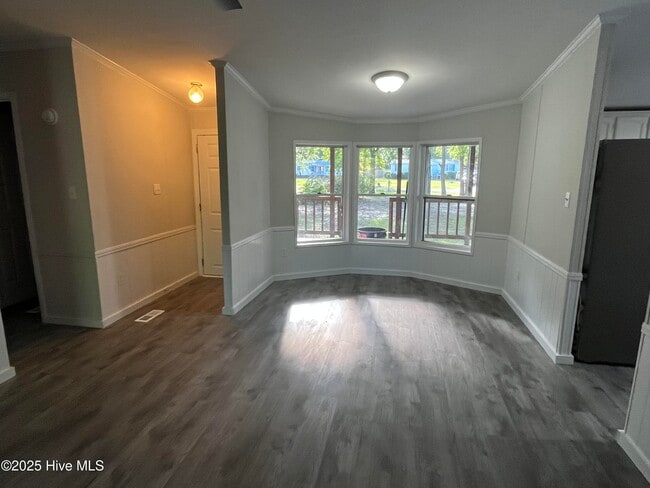 Building Photo - 202 Susans Dr