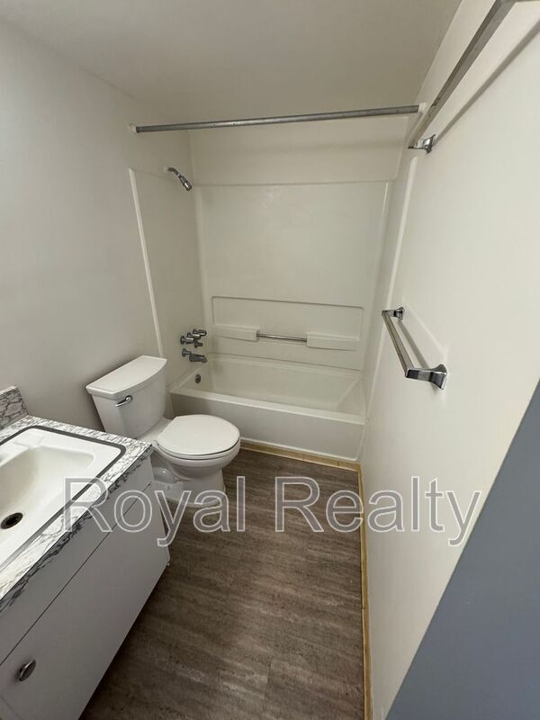 Building Photo - 222 Lili?uokalani Ave