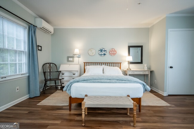 Building Photo - 290.5 Milledge Cir