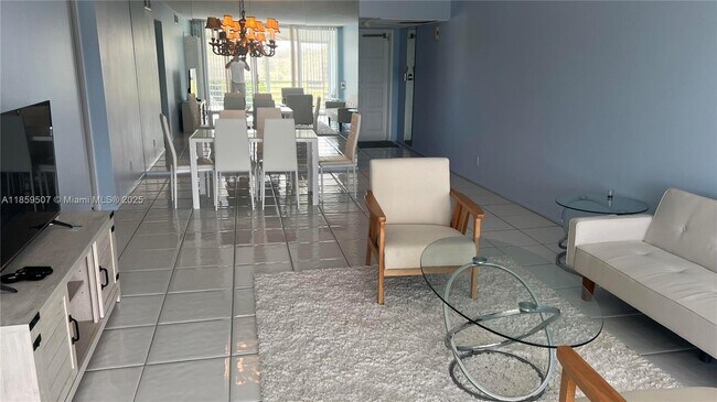 Building Photo - 2671 S Course Dr