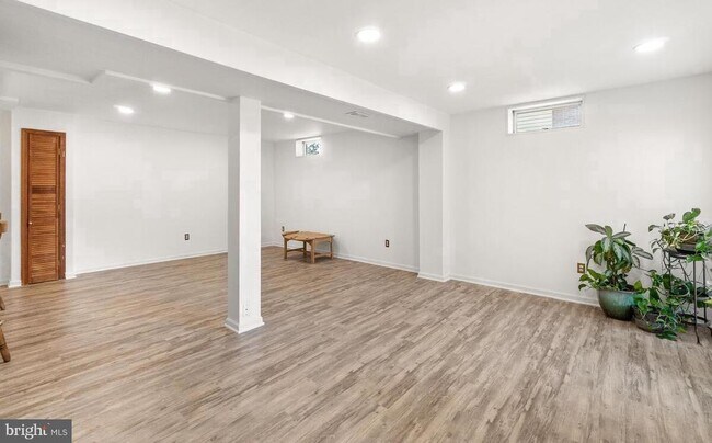 Building Photo - 20321 Watkins Meadow Dr