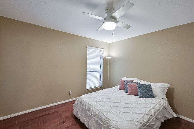 Building Photo - North Arlington Condo - 5 minutes to AT&T Stadium and Globe Life Field!