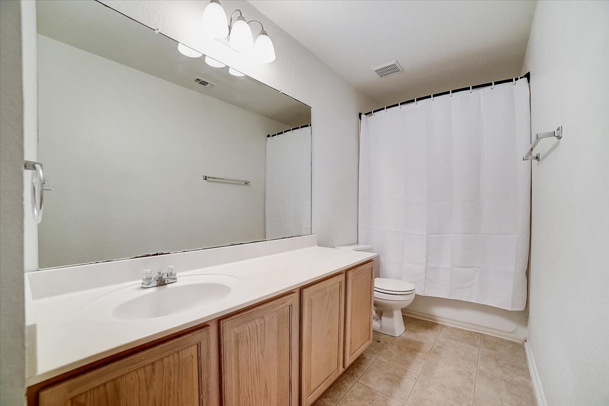 Building Photo - 8823 Veranda Ct