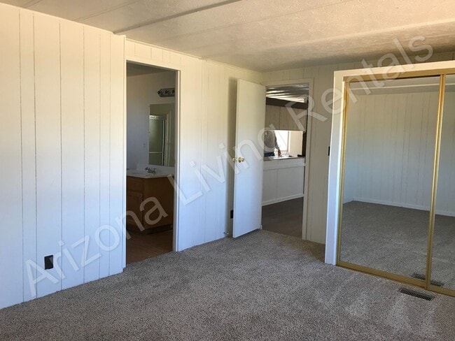 Building Photo - SPACIOUS THREE BEDROOM