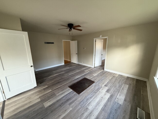 Building Photo - 421 N 34th St