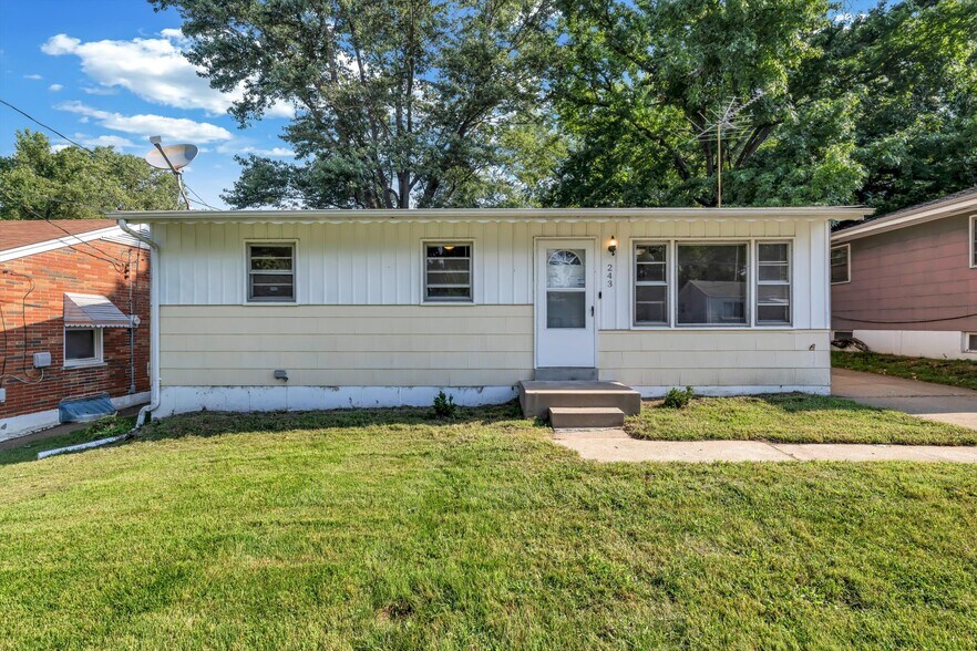 Building Photo - 243 Reasor Dr