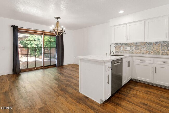 Building Photo - 1129 Glenbridge Cir