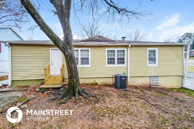 Building Photo - 8316 9th Ave S