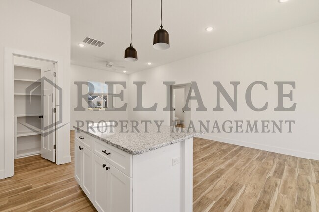 Building Photo - 601 Elmwood St