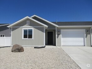 Building Photo - 3 bedroom- 2 bath Newer Construction