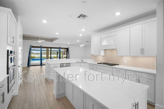 Building Photo - 19001 Aqua Shore Dr