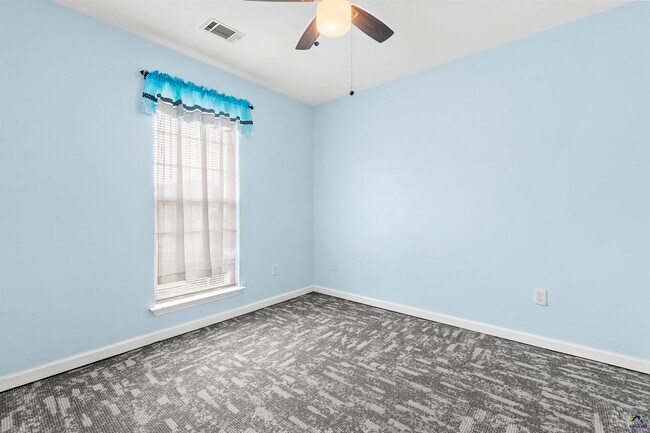 Building Photo - 324 Tyson Glen Dr