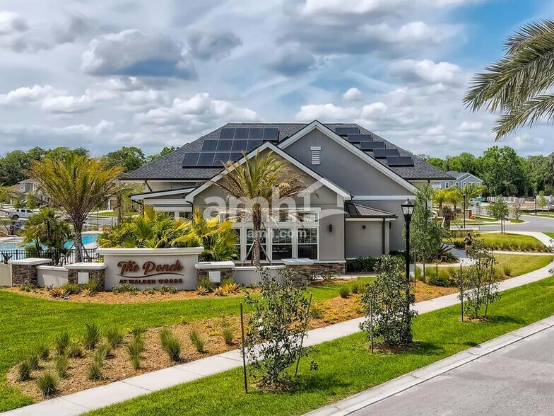 Building Photo - 1105 Walden Pond Dr