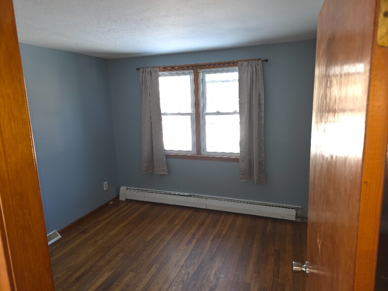 Building Photo - 11 Boyden St