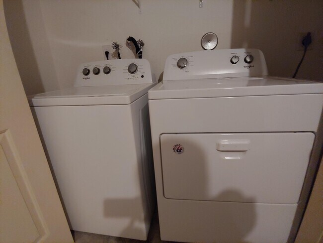 Building Photo - 3106 Shoma Dr