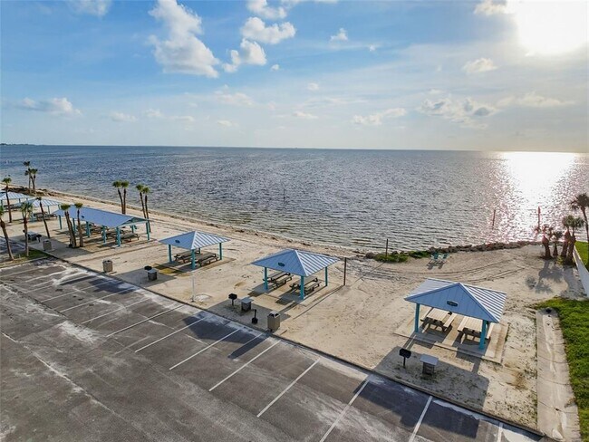 Building Photo - 4044 Headsail Dr
