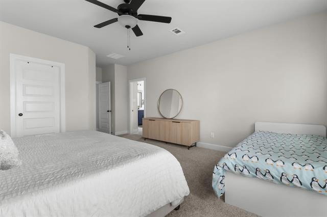 Building Photo - 711 Prairie Falcon Dr