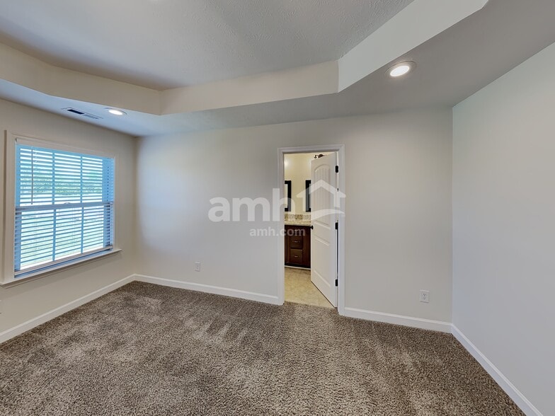 Building Photo - 2913 Dusenburg Dr