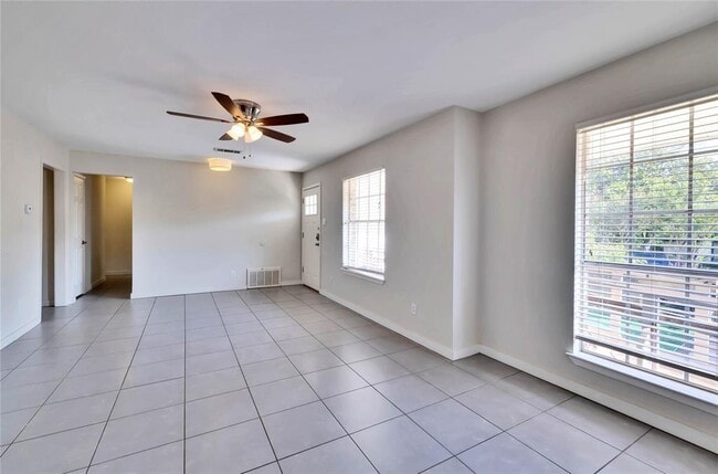 Building Photo - 2406 Sheri Oak Ln