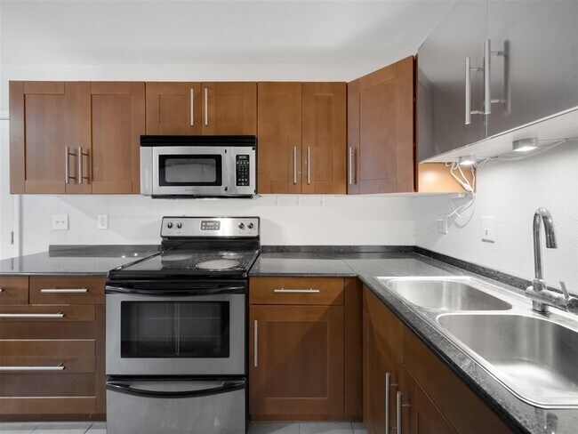 Building Photo - 7611 Woodthrush Dr