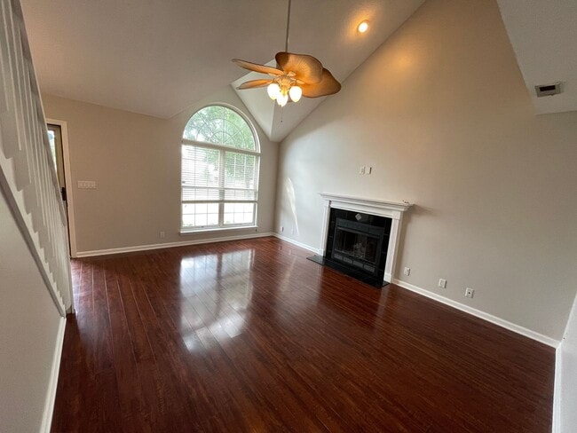 Building Photo - 6015 Mercury Dr