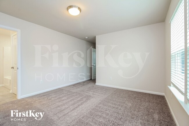 Building Photo - 621 Goldburn Wy