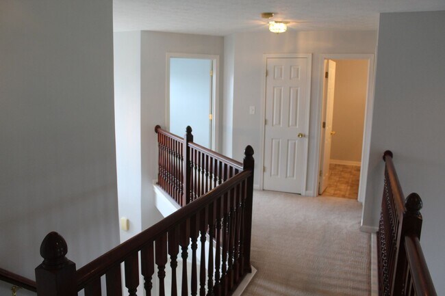 Building Photo - Spacious 5 Bedroom Home in Avon Schools!