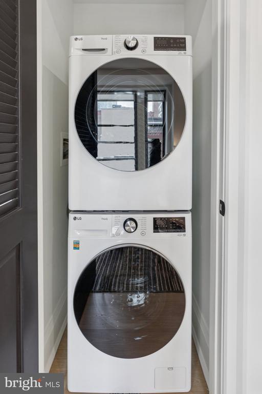 Building Photo - 135 S 19th St