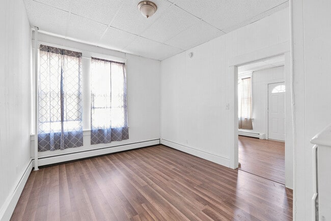 Building Photo - 224 Cumberland St