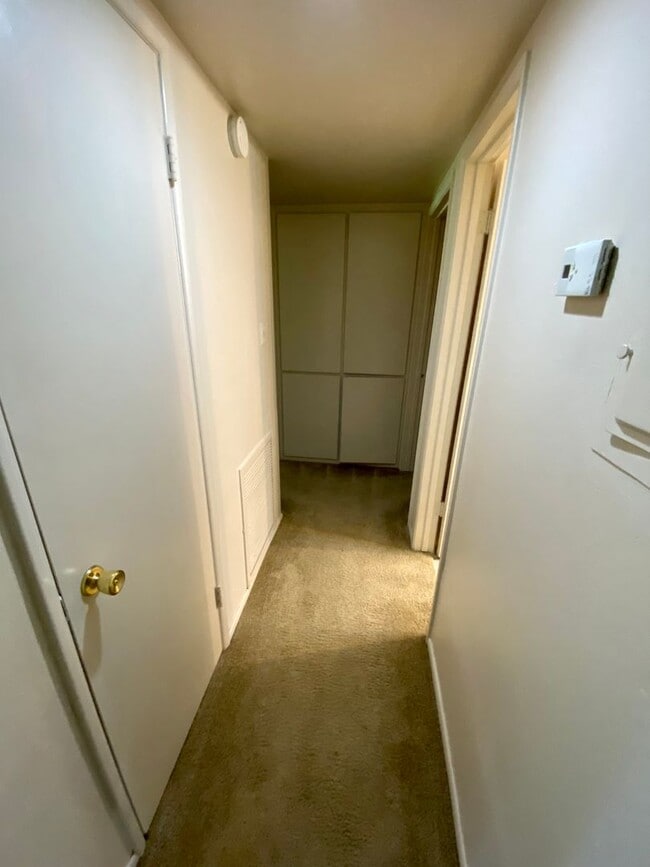 Building Photo - MOVE IN SPECIAL-NO RENT DUE UNTIL JANUARY 1, 2026 - 2 Bedroom 2 Bathroom in Central Phoenix