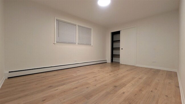 Building Photo - 728 Mulford St