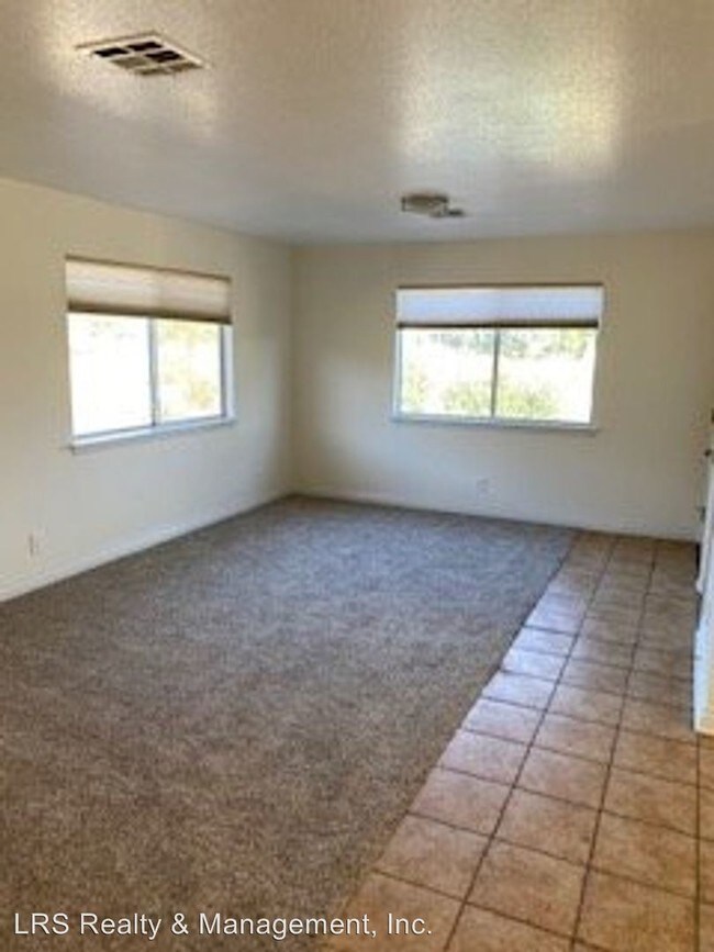 Building Photo - 2 br, 1 bath House - 27502 N. Lake Wohlford