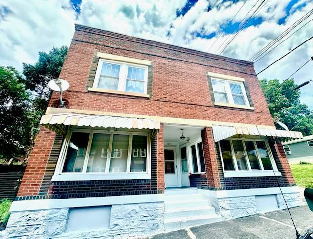 Building Photo - 310 19th St