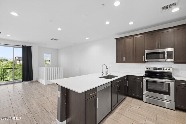 Building Photo - 4631 S Element