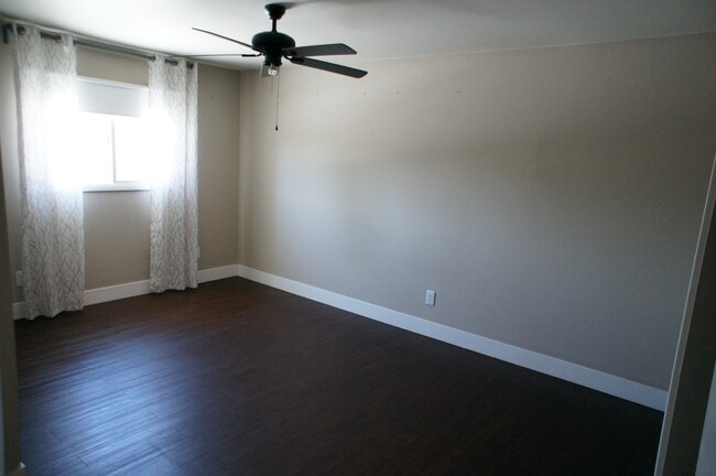 Building Photo - 4206 N Parkway Ave
