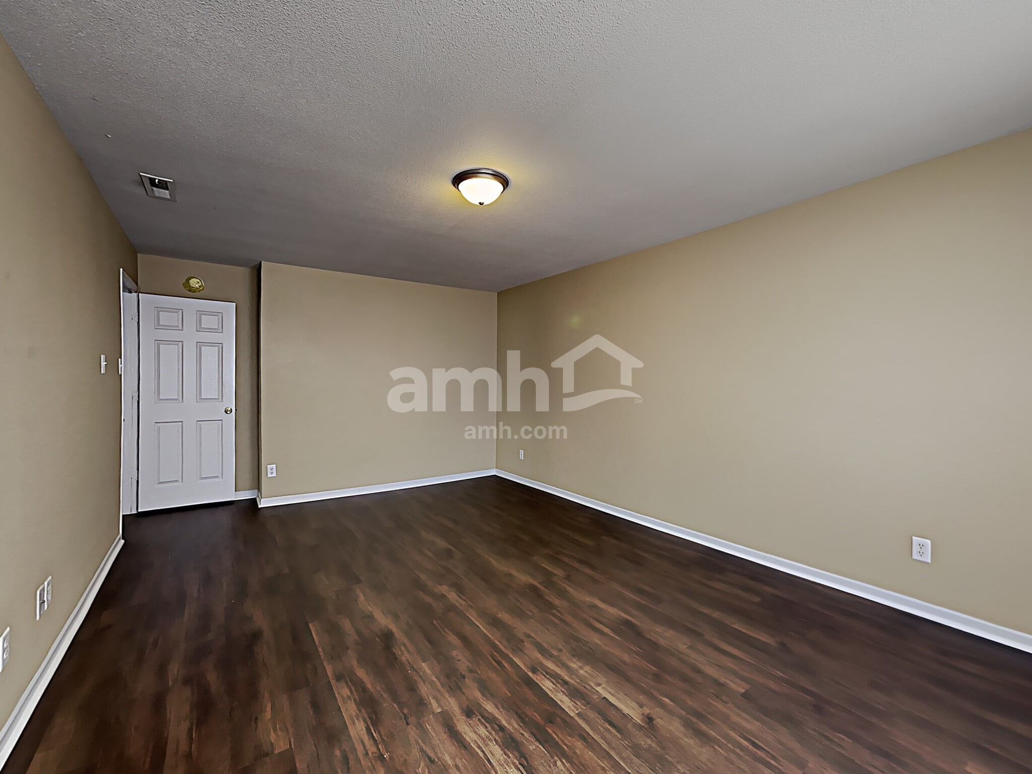 Building Photo - 502 Bourneside Dr