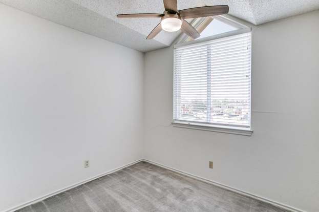 Building Photo - 2401 Brooke Ct